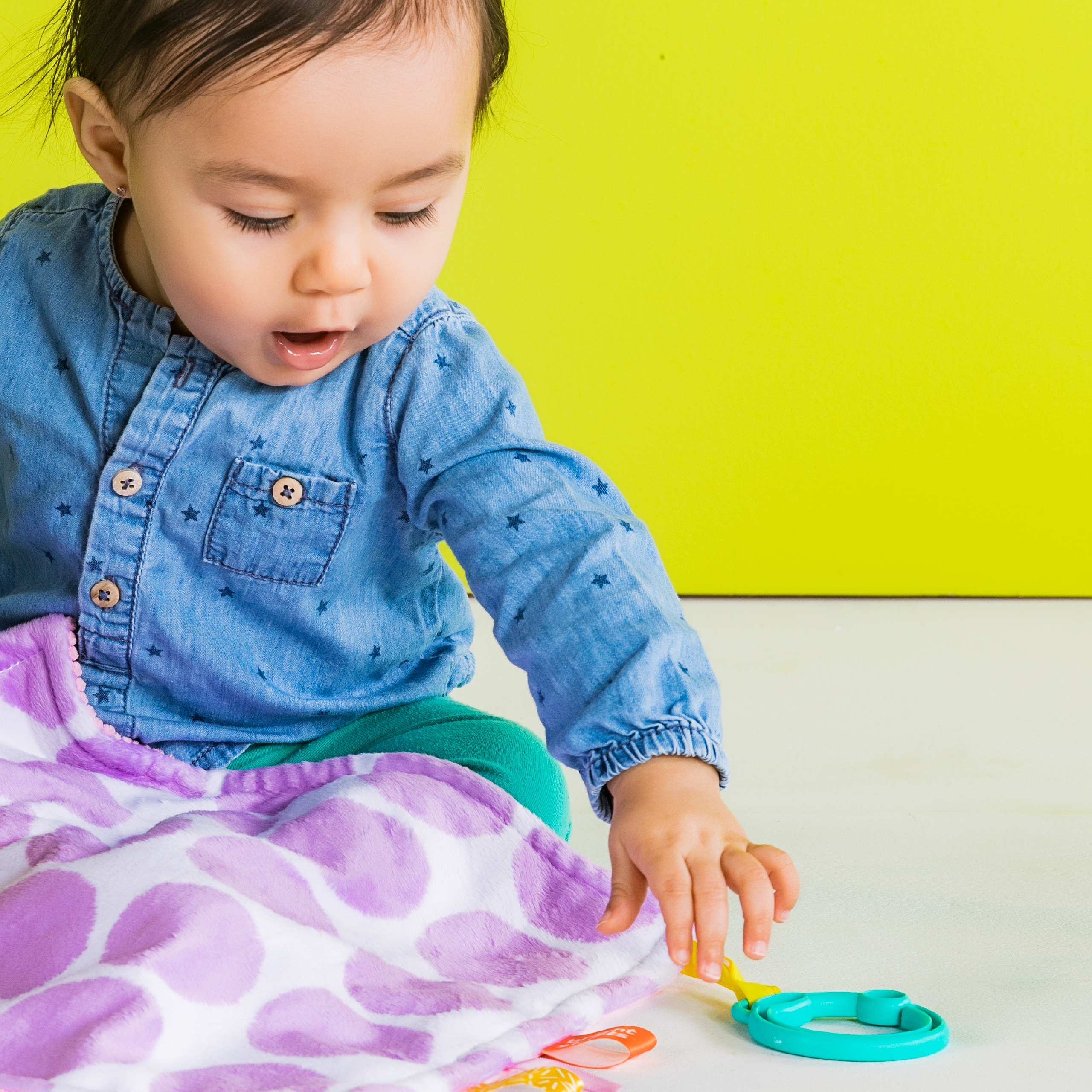 Baby Einstein - Little Taggies 2 - Sided Blankie - Purple Dots Toys for baby and kids