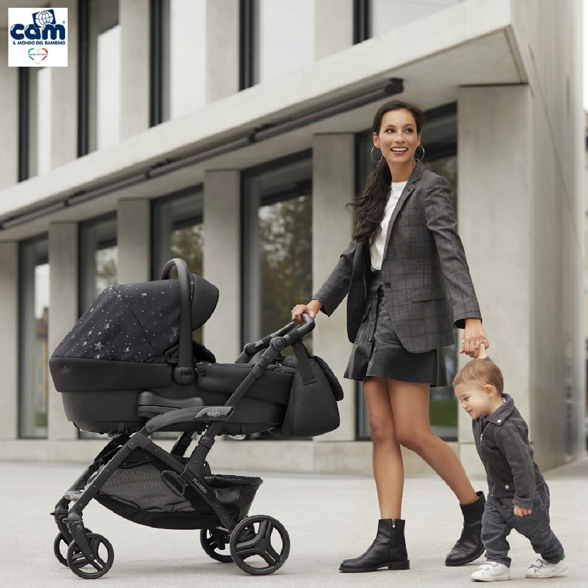 Cam - Fluido Easy Baby Travel System - Navy Blue, Adjustable 3-position backrest, from 0 to 4 years old (22 kg.) 5-point-safety harness, Freestanding when folded, Made in italy. 